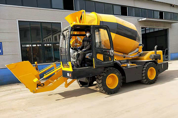 Self-loading Mobile Concrete Mixer